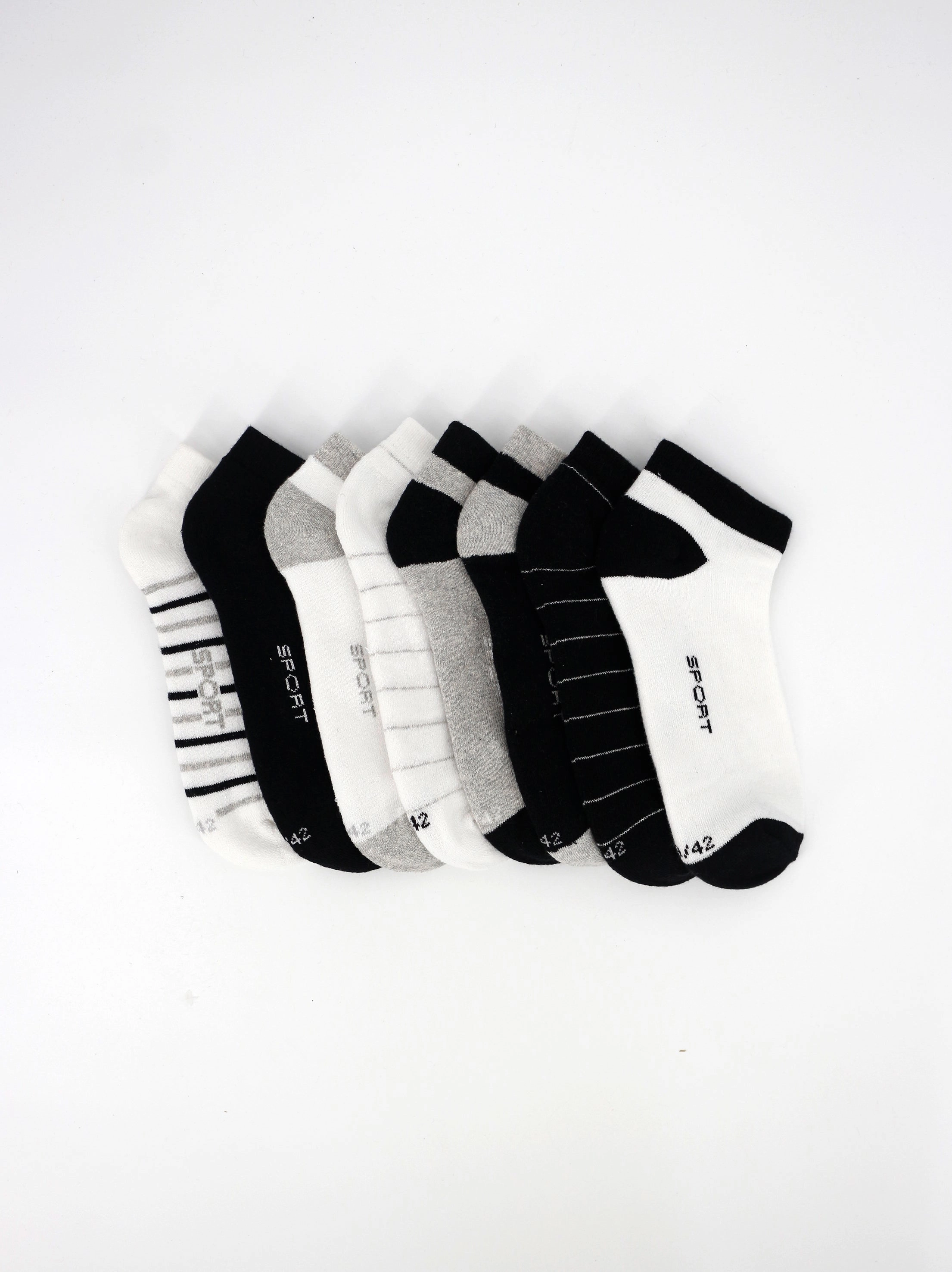 8 Pair Socks