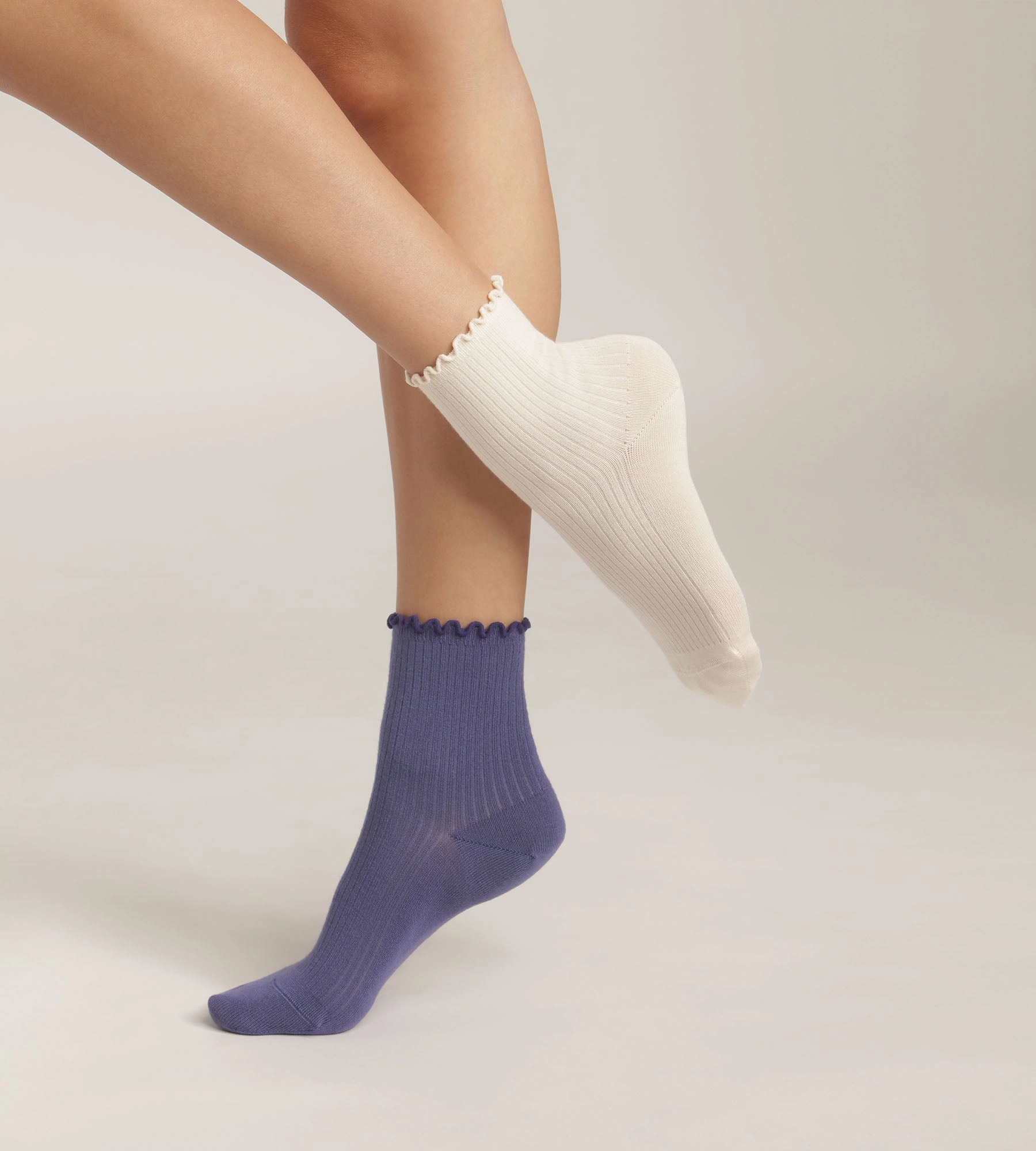 Pack of 2 pairs of women's Blue Cream Dim Modal ruffled socks