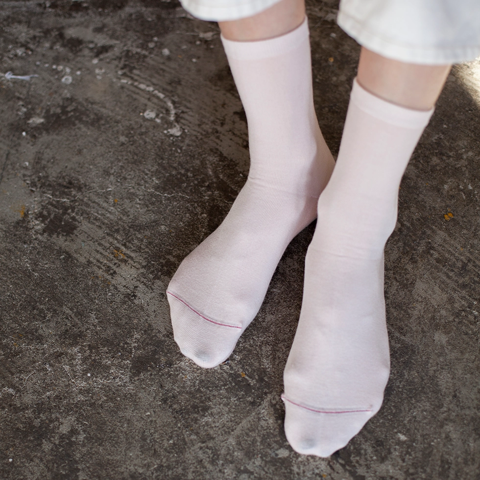 Women's Solid Love Heart Socks - Pink